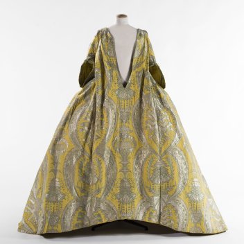Photo d'un manteau dit aussi robe "volante", créée vers 1720