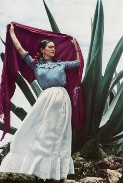 "Señoras de México” by Alice-Leone Moato, photographs by Toni Frissell, in Vogue October 1938  (The Rose Art Museum)