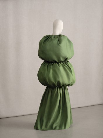 Balenciaga, robe du soir et cape, AH 1961