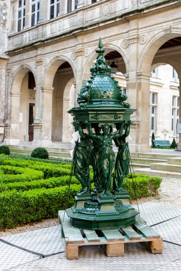 Fontaine Wallace Carnavalet 