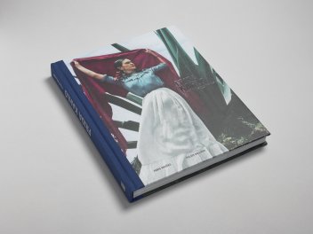 Exposition "Frida Kahlo, au-delà des apparences" Palais Galliera, couverture catalogue
